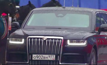 vladimir-putin-naik-limosin-mewah-versi-terbaru