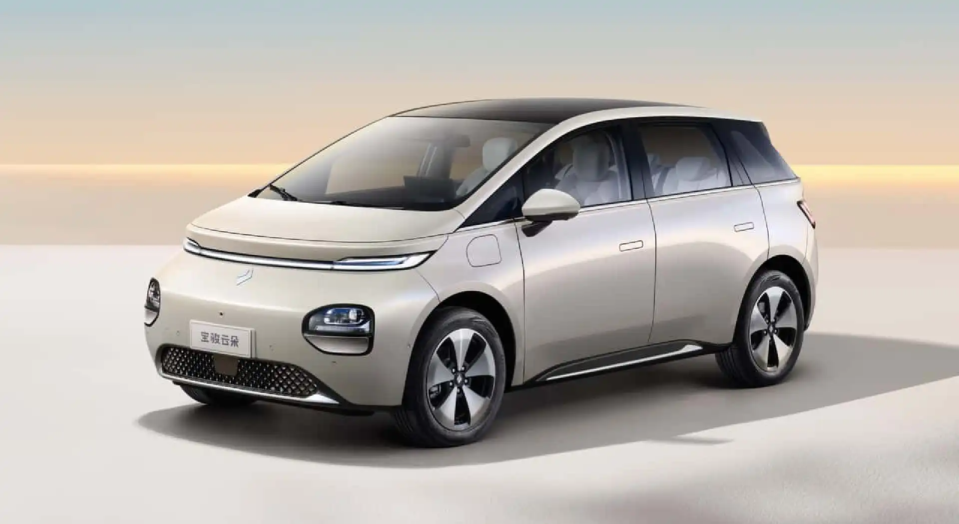 wuling-sematkan-headunit-tanpa-kenop-fisik-pada-cloud-ev