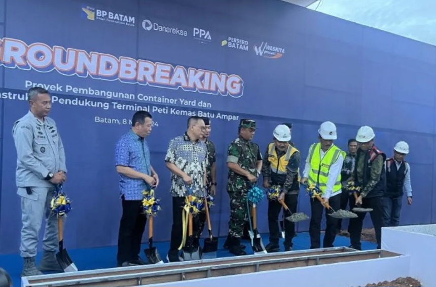 targetkan-1-juta-teus,-batu-ampar-siap-menjadi-pusat-logistik-internasional