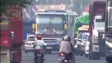 tak-ada-kapoknya!-bus-sugeng-rahayu-ugal-ugalan-meski-sering-kecelakaan