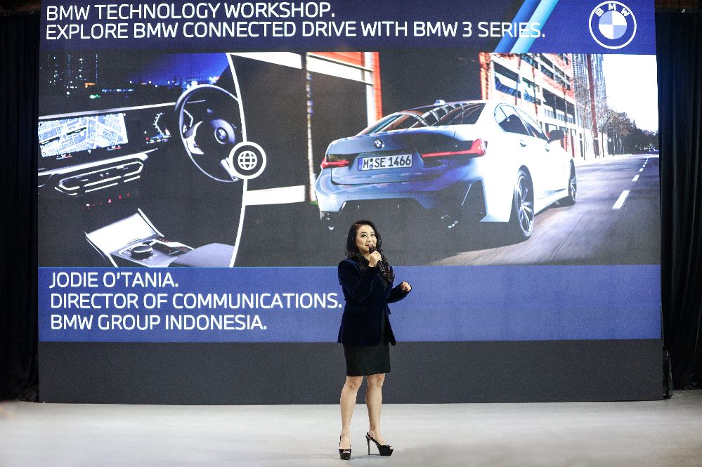 mengenal-bmw-connected-drive,-aplikasi-serba-bisa-untuk-bmw-seri-3-terbaru