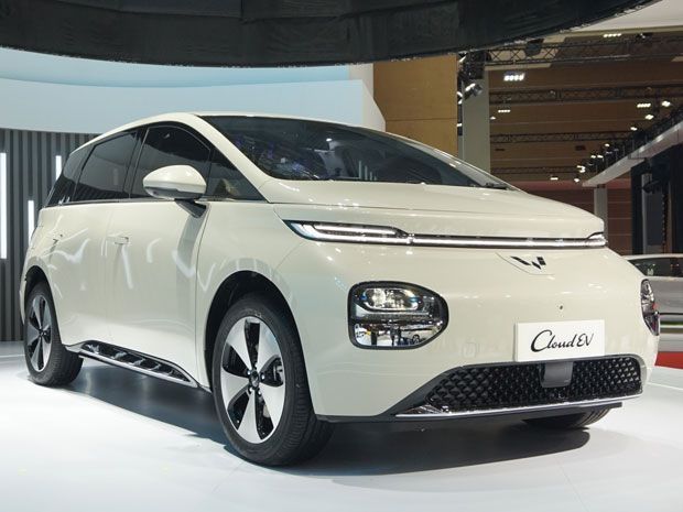 semua-pembeli-wuling-cloud-ev,-binguo-ev,-air-ev-kini-dapat-garansi-baterai-seumur-hidup!