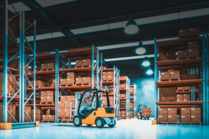 perusahaan-logistik-menawarkan-kemudahan-layanan-bisnis