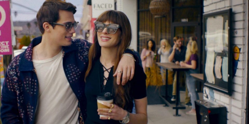 film-‘the-idea-of-you’:-sulitnya-hapus-stigma-perempuan-tak-boleh-punya-pacar-lebih-muda