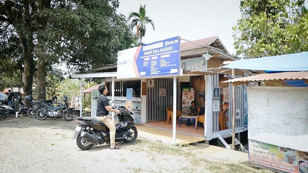kisah-agenbrilink-dekatkan-akses-perbankan-warga-sumbawa-besar