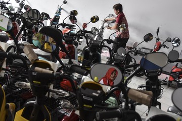 daftar-harga-motor-listrik-subsidi-2024,-mulai-rp-5-jutaan!