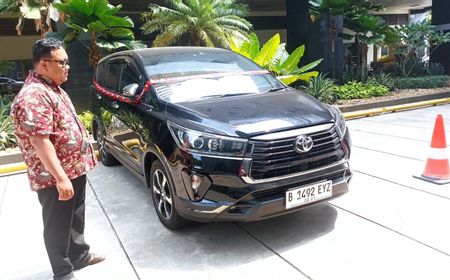 kpk-sita-mobil-hitam-anak-syl-di-bandung