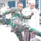 heboh-anggota-tni-tendang-kepala-pemotor,-ending-nya-damai