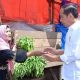 jokowi-tinjau-stabilitas-harga-di-pasar-senggol,-pastikan-stok-dan-harga-sembako-aman