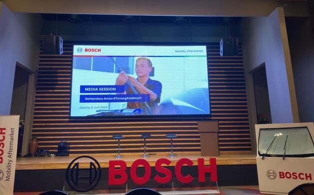 tips-aman-perawatan-wiper-mobil-bosch,-apakah-perlu-angkat-gagang-wiper-saat-parkir?