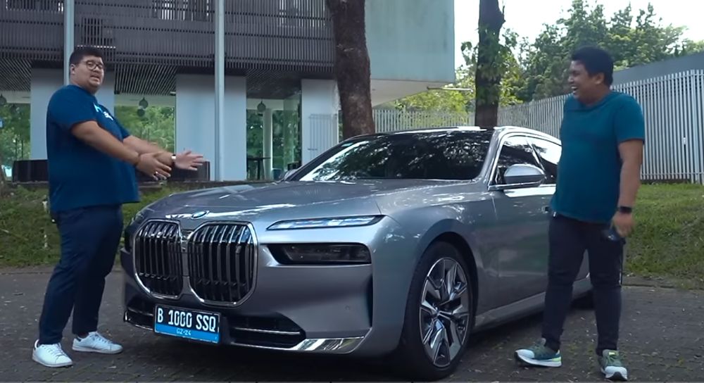 test-drive-bmw-i7,-big-sedan-termahal-diuji-ekstrem-oleh-moladin