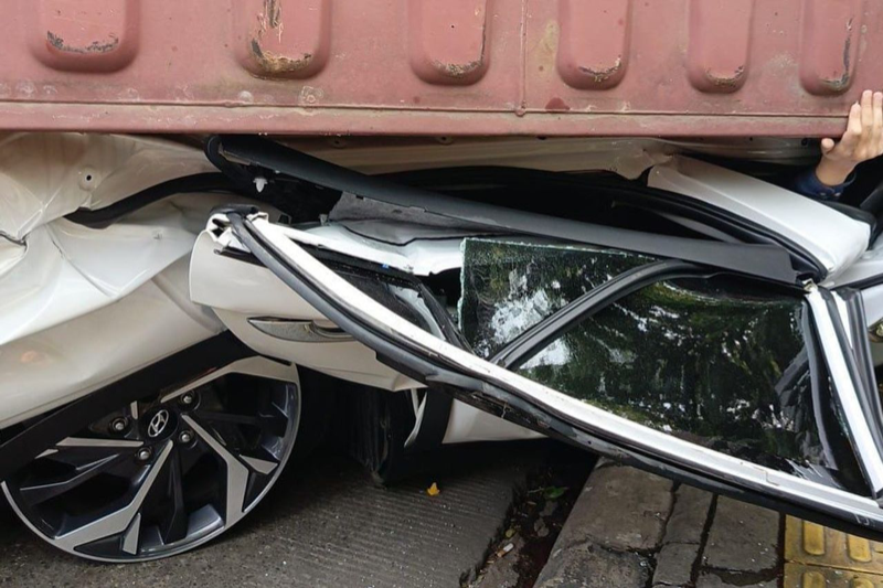 hyundai-creta-gepeng-tertimpa-truk-kontainer,-apa-bisa-klaim-asuransi?