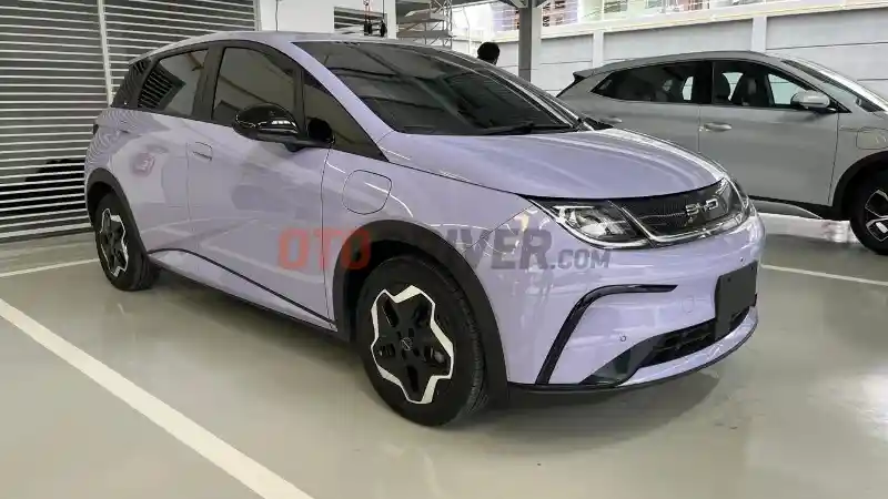 mengikuti-amerika-serikat,-eropa-bakal-kenakan-tarif-khusus-mobil-listrik-tiongkok