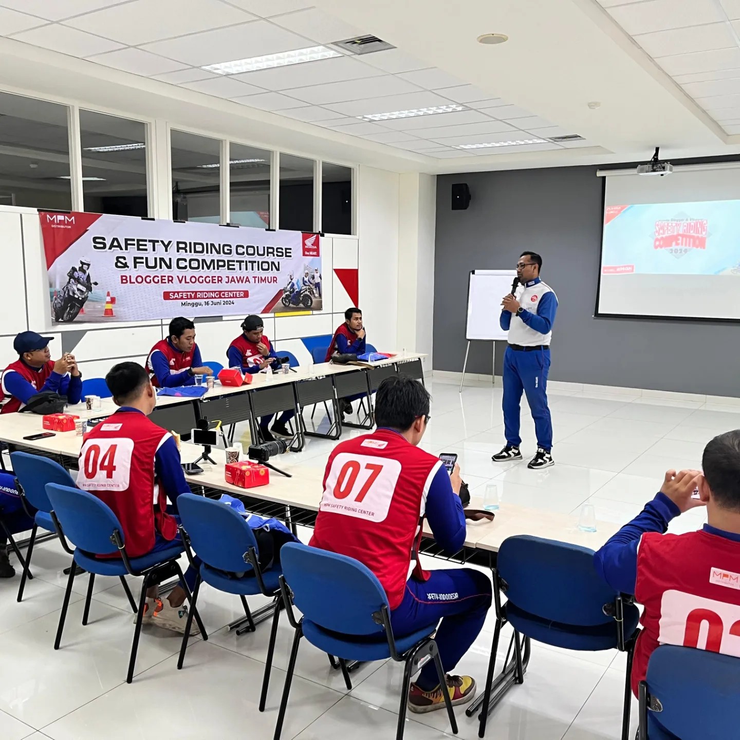 kompetisi-safety-riding-blogger-vlogger-di-mpm-src
