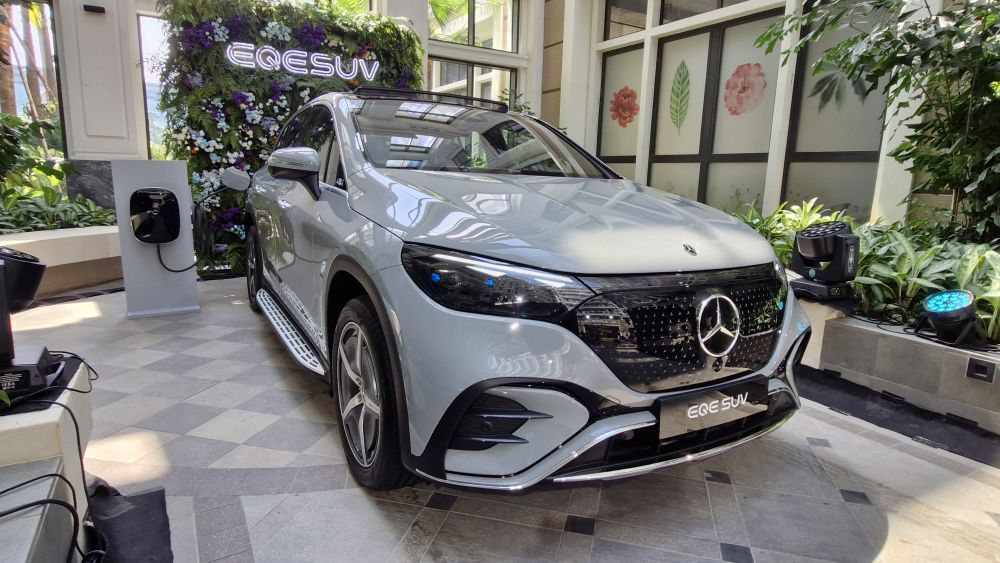 resmi-meluncur-di-indonesia,-mercedes-benz-eqe-versi-suv-dihargai-rp2,85-m