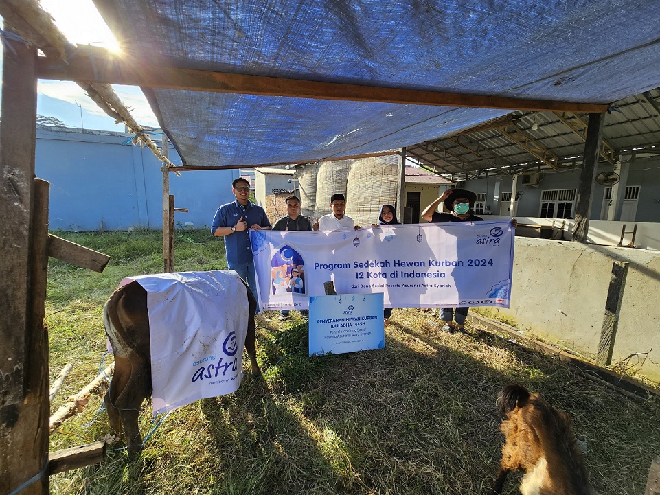 rayakan-hari-raya-idul-adha,-asuransi-astra-sedekahkan-16-sapi-dan-20-kambing-untuk-indonesia