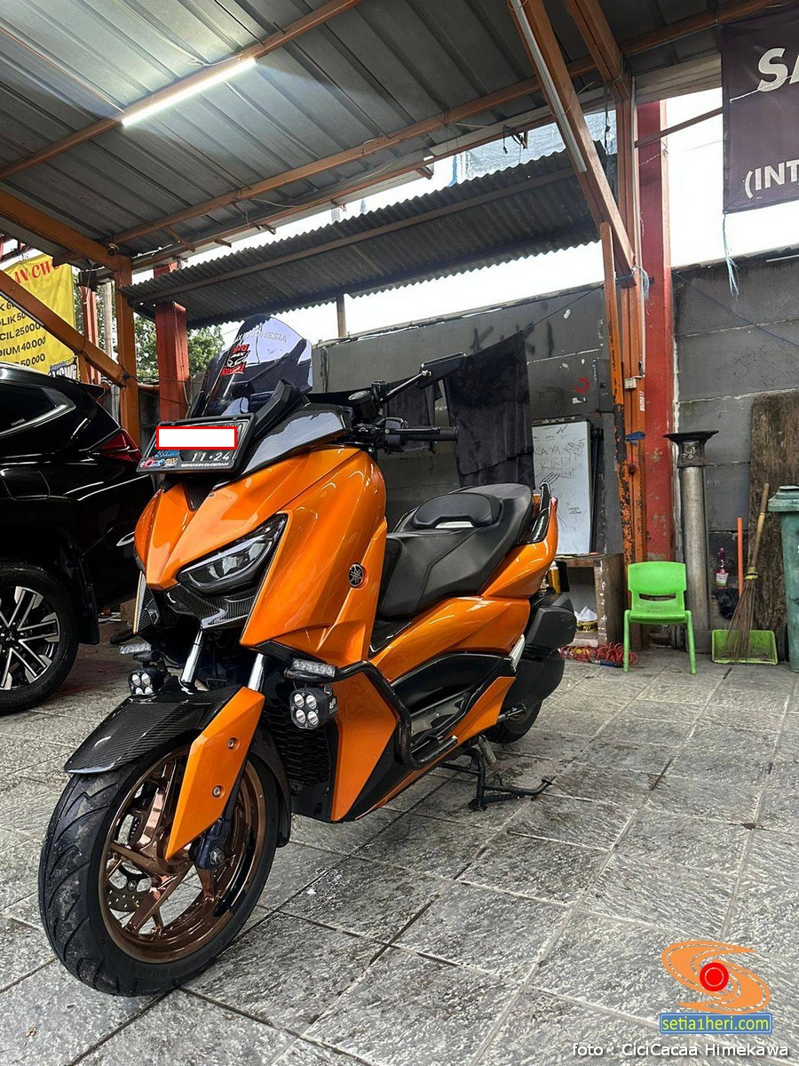 modif-yamaha-xmax-jadi-glowing-dan-powerful-gans.