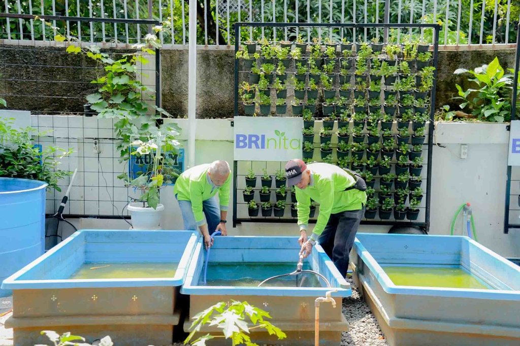 brinita-dukung-kelompok-tani-olah-lahan-nganggur-jadi-produktif