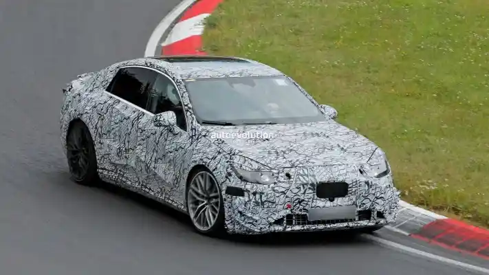 spy-shot:-mercedes-benz-c-class-ev-di-trek-nurburgring