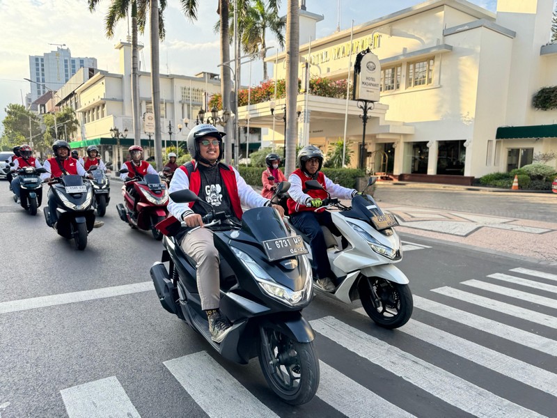 mpm-honda-jatim-ajak-media-dan-blogger-city-rolling-to-honda-premium-matic-day-di-kota-surabaya