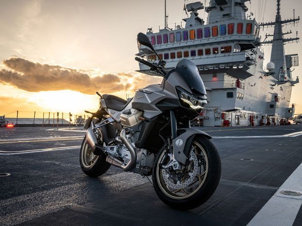 moto guzzi-v100,-moge-yang-harganya-di-indonesia-lebih-mahal-dari-pajero-sport