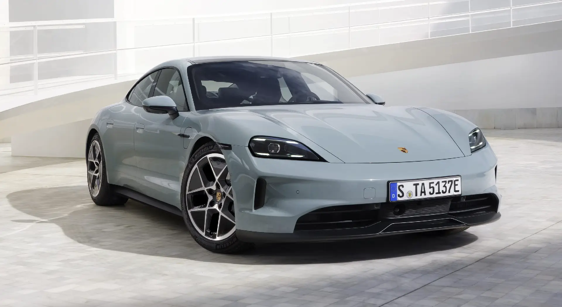 porsche-taycan-kena-recall,-indonesia-ikut-terdampak?