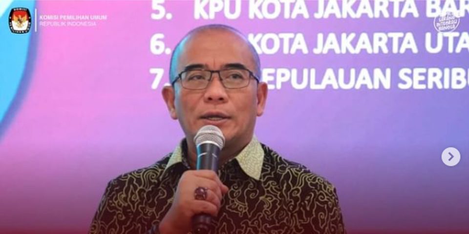 ketua-kpu-hasyim-asy’ari-dipecat:-terbukti-paksa-korban-lakukan-hubungan-seksual