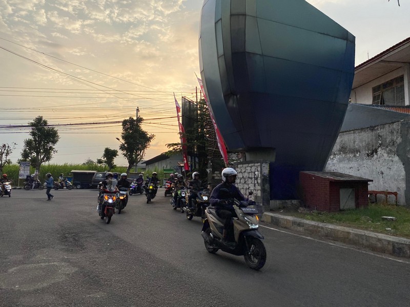 komunitas-bikers-honda-di-kediri-ramaikan-beat-the-experience.