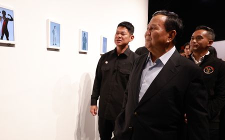 prabowo-puji-jersey-indonesia-untuk-olimpiade-paris-2024-karya-anaknya