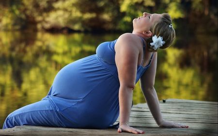 3-posisi-tidur-saat-kontraksi-yang-dapat-mengurangi-nyeri,-apa-saja?