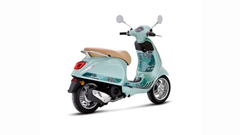 vespa-primavera-batik-dijual-di-italia,-menyala-indonesiaku!