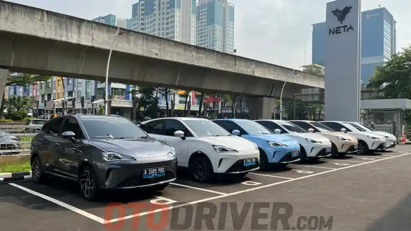 menjajal-mobil-listrik-terbaru-neta-rute-jakarta-bandung