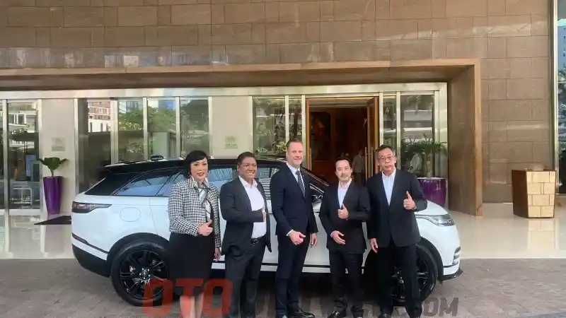 menginap-di-raffles-berkesempatan-diantar-jemput-pakai-range-rover