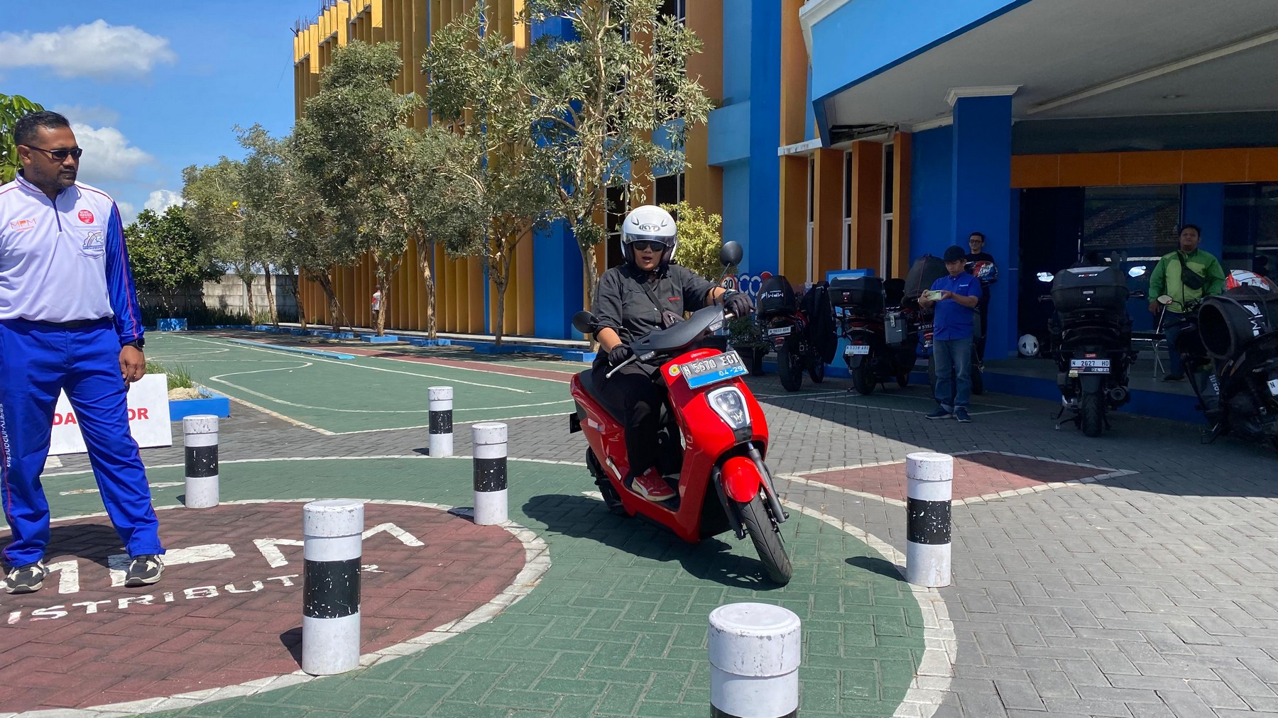 mpm-honda-jatim-gelar-esg-mission-safety-riding-fomo-di-malang