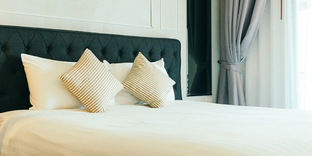 6-model-dipan-kayu-yang-elegan-dan-sederhana-untuk-kamar-tidur-anda