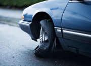 Ini Akibat Jika Ban Mobil Kempis Tetap Dipaksa Jalan