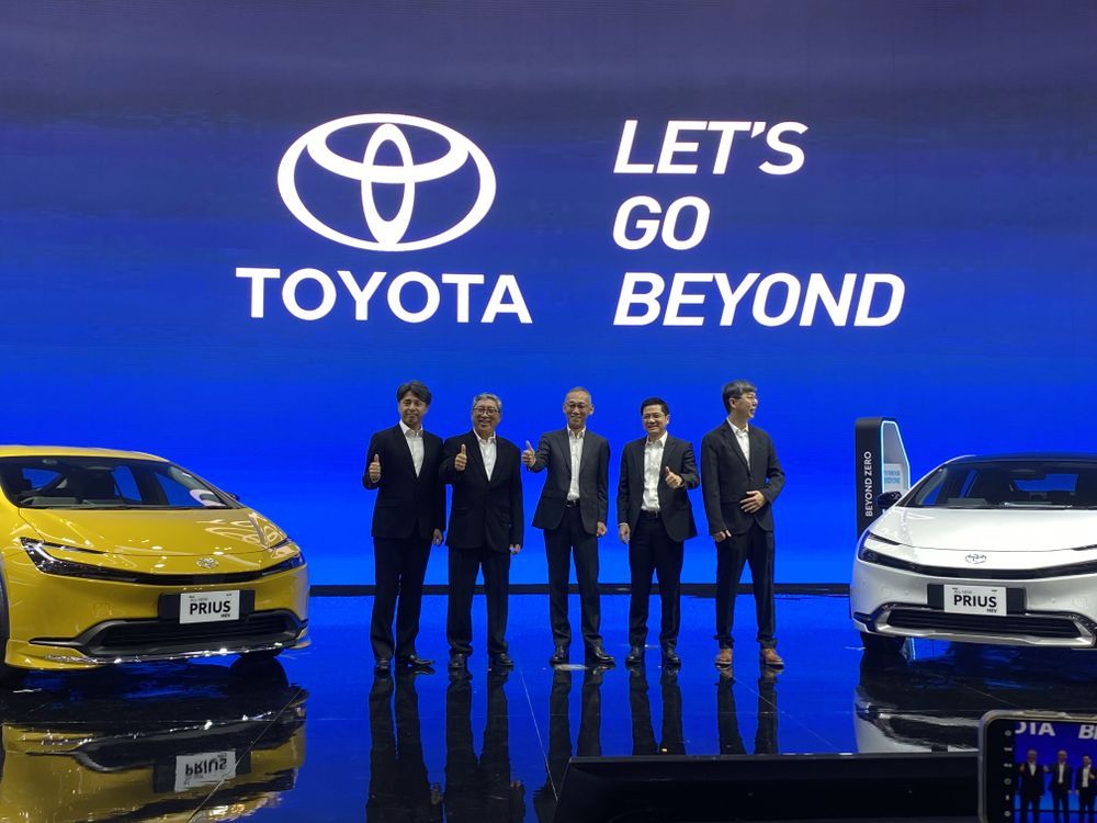 all-new-prius-hev-diperkenalkan-toyota-dan-zenix-hev-bioethanol-di-giias-2024