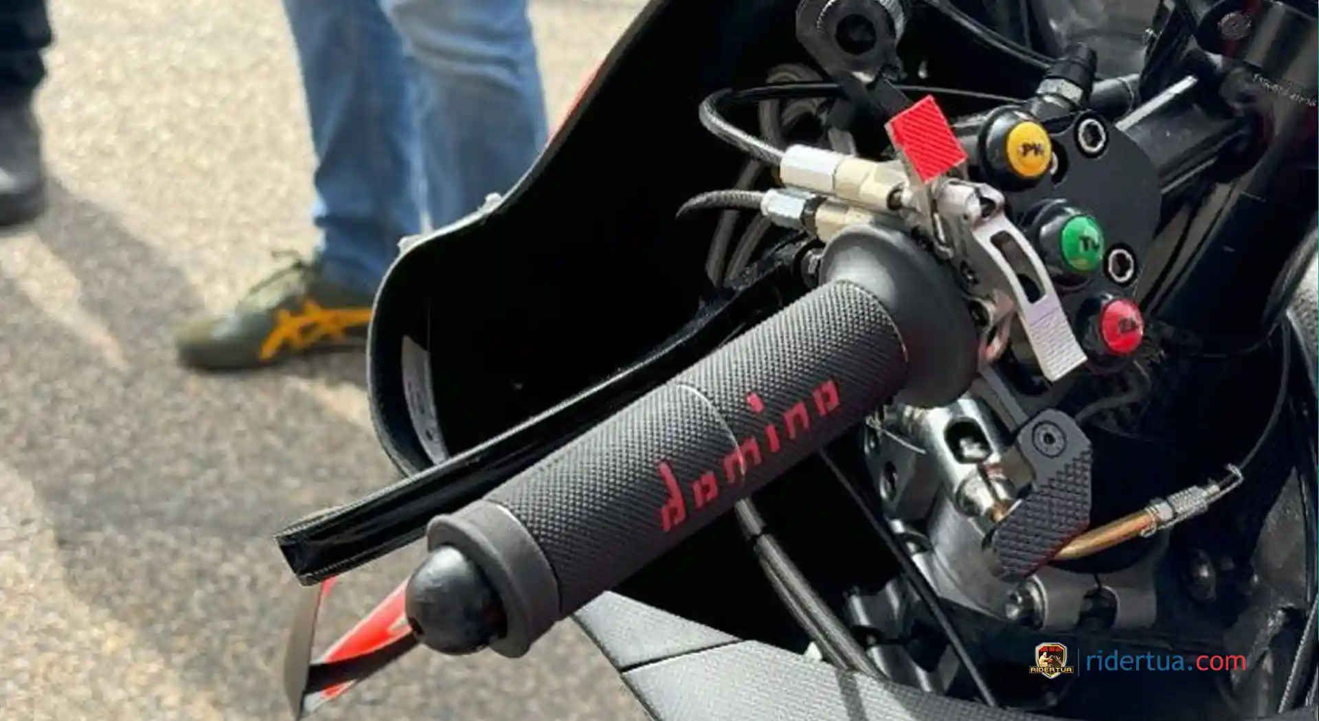 hanya-maverick-vinales-yang-menggunakan-‘rem-skuter’-di-motogp