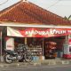 warung-madura-asli,-cek-ada-motor-thunder-kagak…xixixii