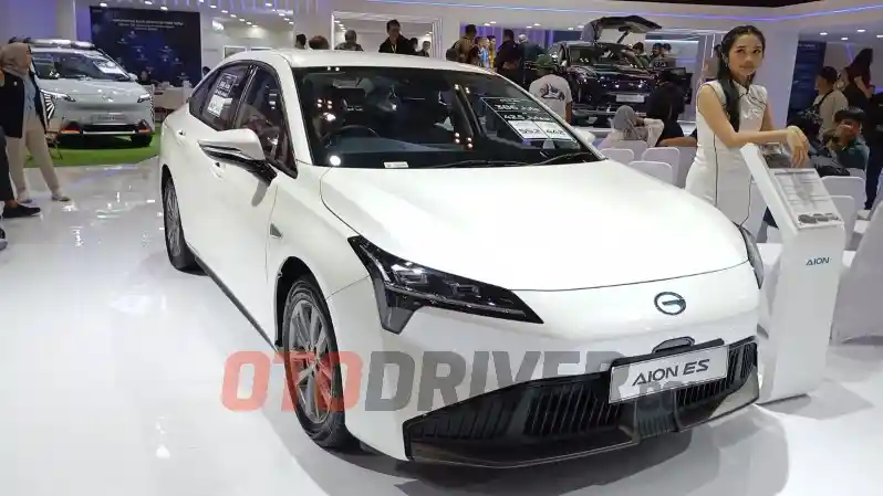 aion-tawarkan-sedan-ev-baru-dengan-harga-terjangkau