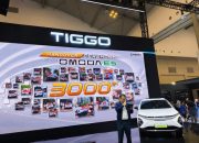 Luna Maya SPK OMODA E5 di GIIAS 2024, Ikut Rayakan Handover ke 3.000 Konsumen