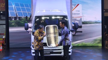 fuso-jadi-produsen-pertama-yang-jual-truk-listrik-di-indonesia