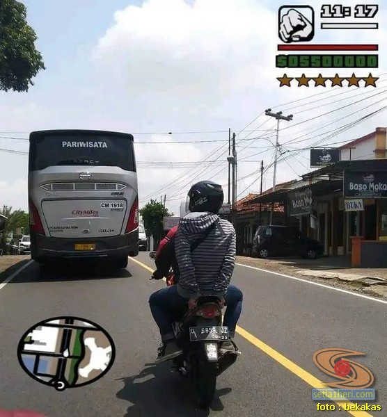 pegang-behel-atau-bagel-ketika-bonceng-naik-sepeda-motor,-kok-bisa-diketawain-orang-ya…hehehe