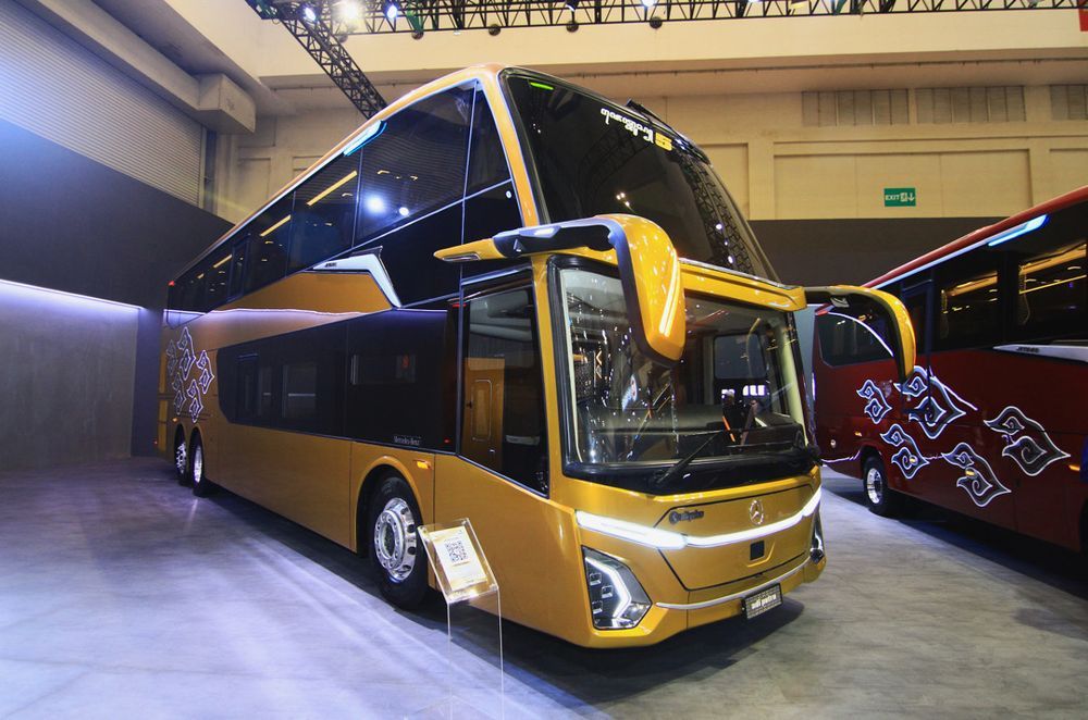 bus-mercedes-benz-0500rsd-2445-pertama-di-asia-hadir-di-indonesia,-dimiliki-oleh-po-garuda-mas