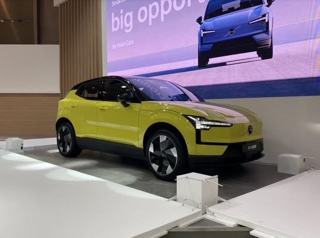 suv-listrik-volvo-ex30-hadir-di-giias-2024,-harga-mulai-rp890-juta