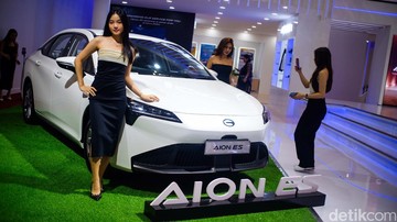 aion-luncurkan-hyptec-ht-dan-sedan-listrik-es-di-giias-2024