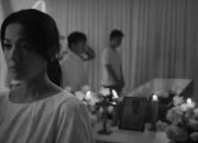 Belajar Mengenali Duka Widow Melalui ‘Jatuh Cinta Seperti di Film-Film’