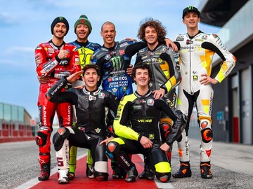 pebalap-italia-banyak-yang-jago,-harus-terima-kasih-ke-valentino-rossi