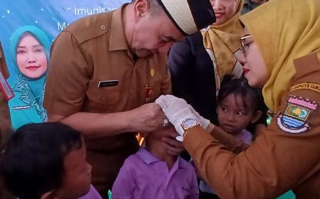 ratusan-ribu-anak-di-kabupaten-tangerang-serentak-ikuti-vaksin-polio