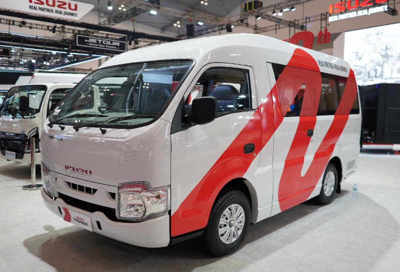 isuzu-traga-bus-mejeng-di-giias-2024,-pilihan-menarik-moda-angkut-sektor-pariwisata